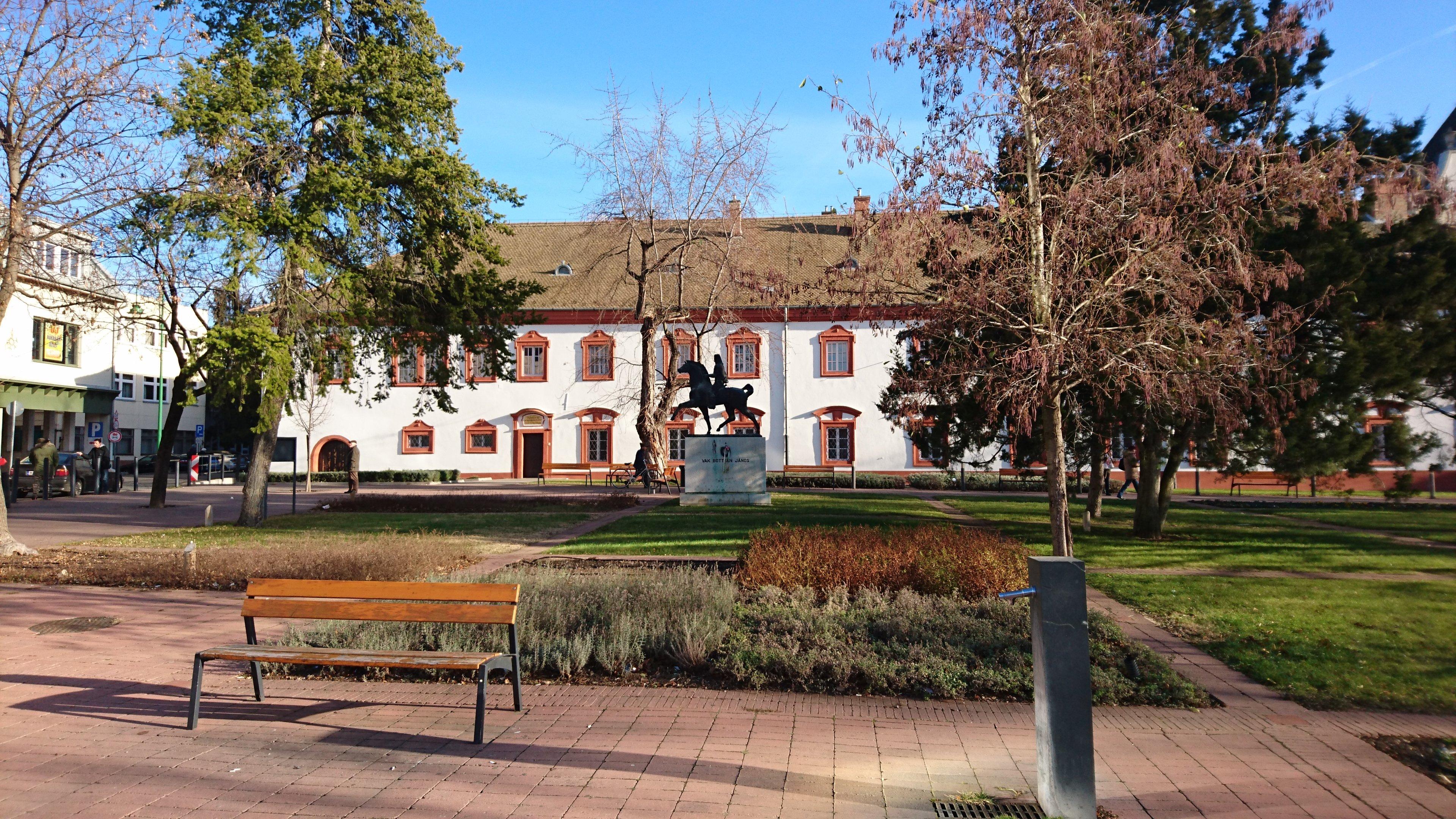 Ferences Rendhaz es Templom