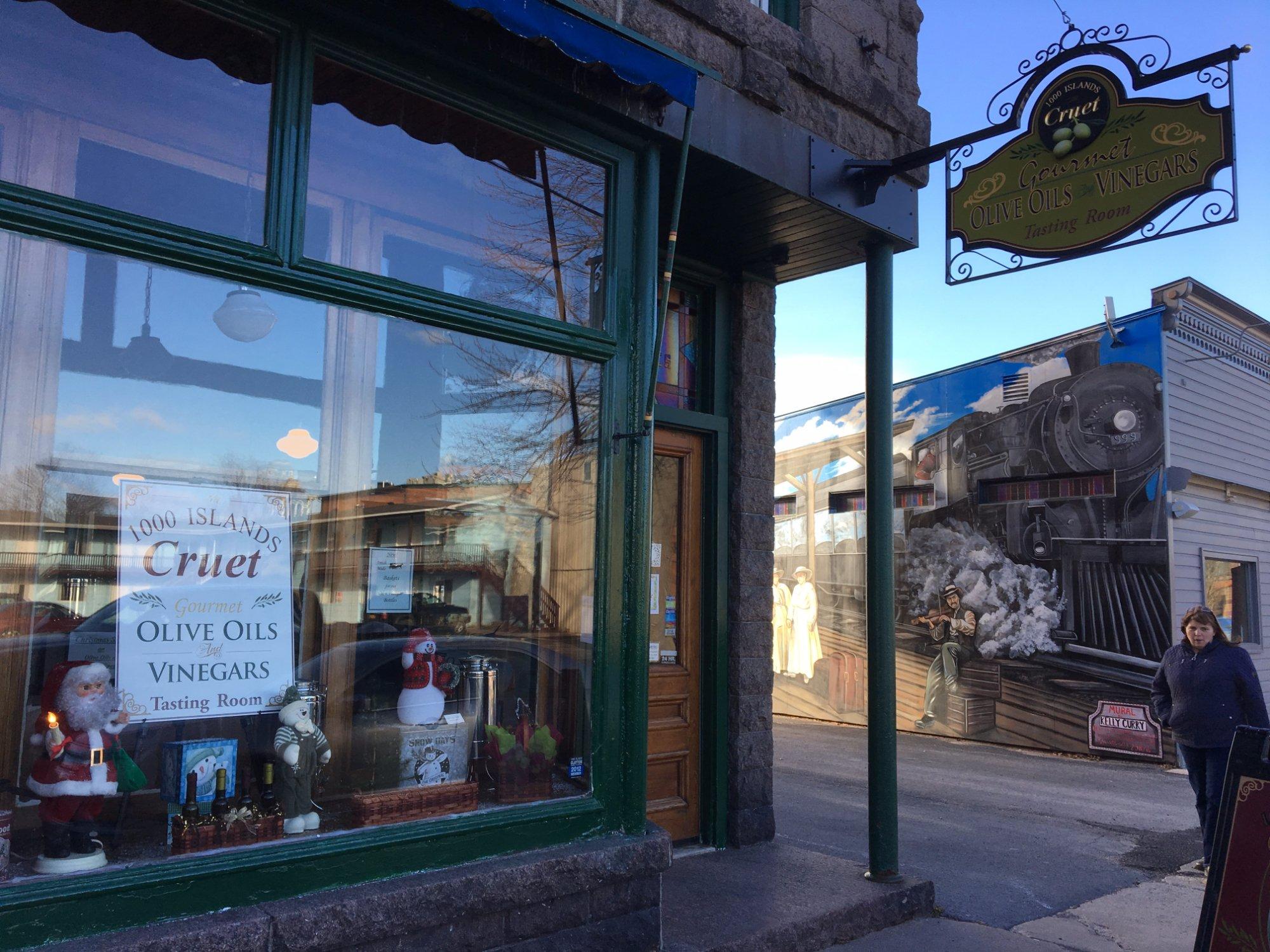 The 1000 Islands Cruet