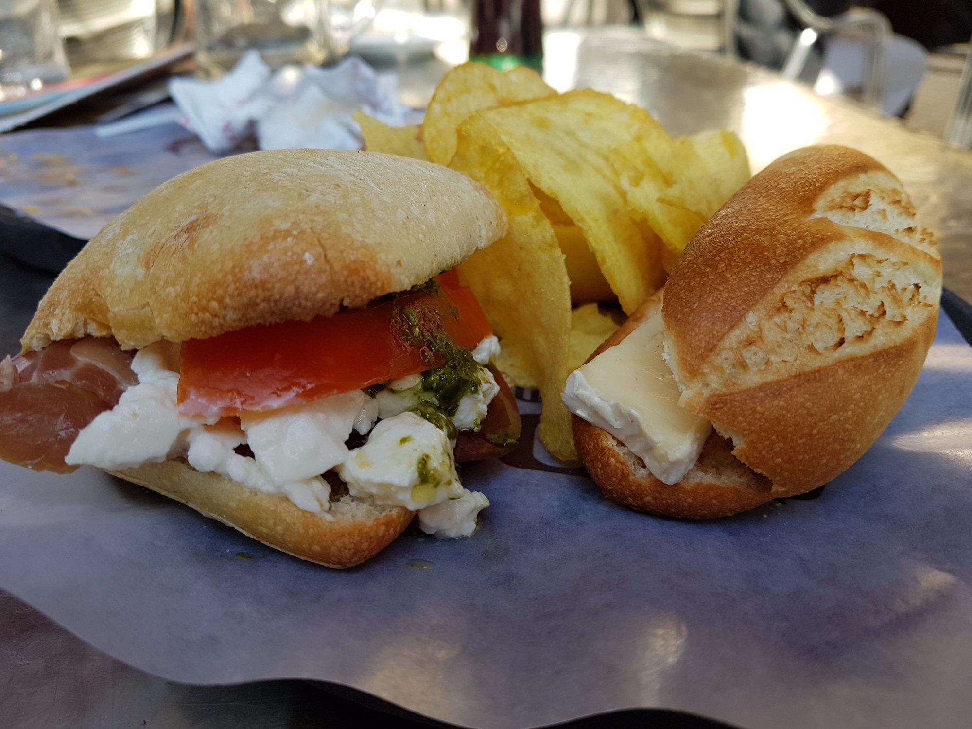 Photo by federicoroho