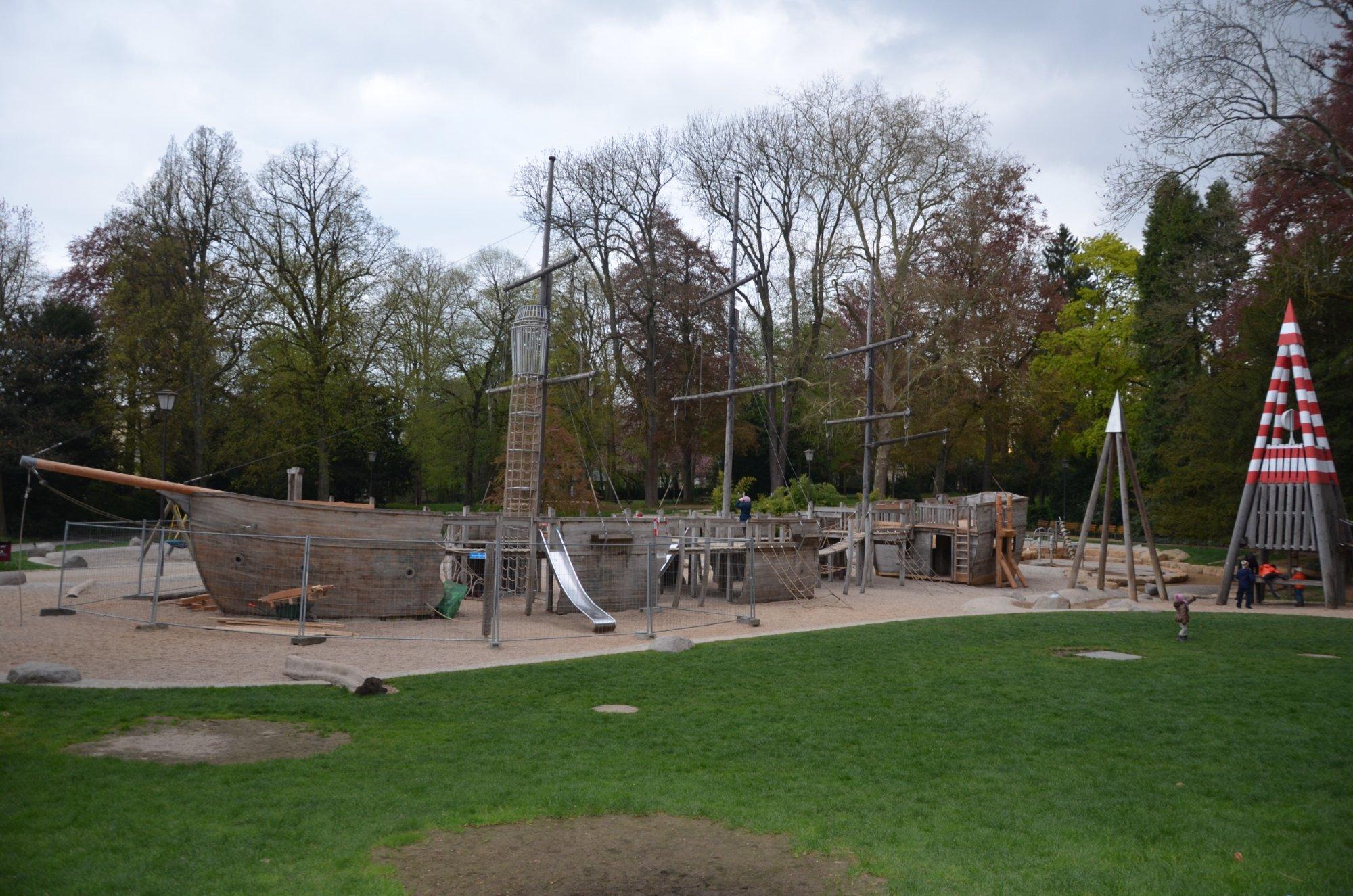 Playground Avenue Monterey - Pirate Ship