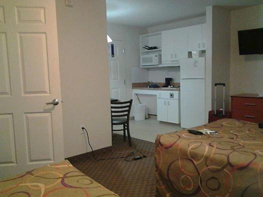 HomeTowne Studios & Suites Charlotte - Concord