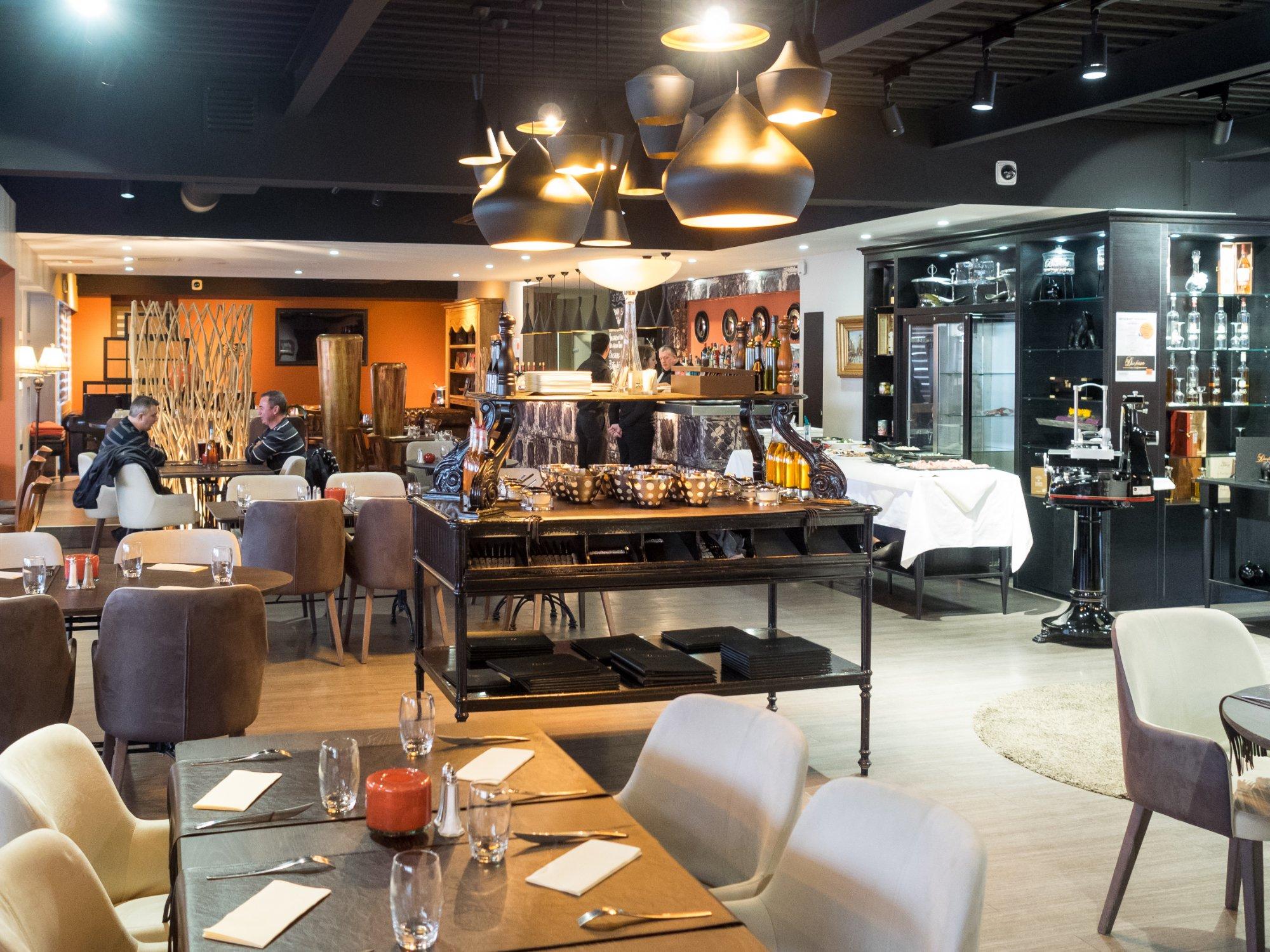 La Duchessa Italian Lounge