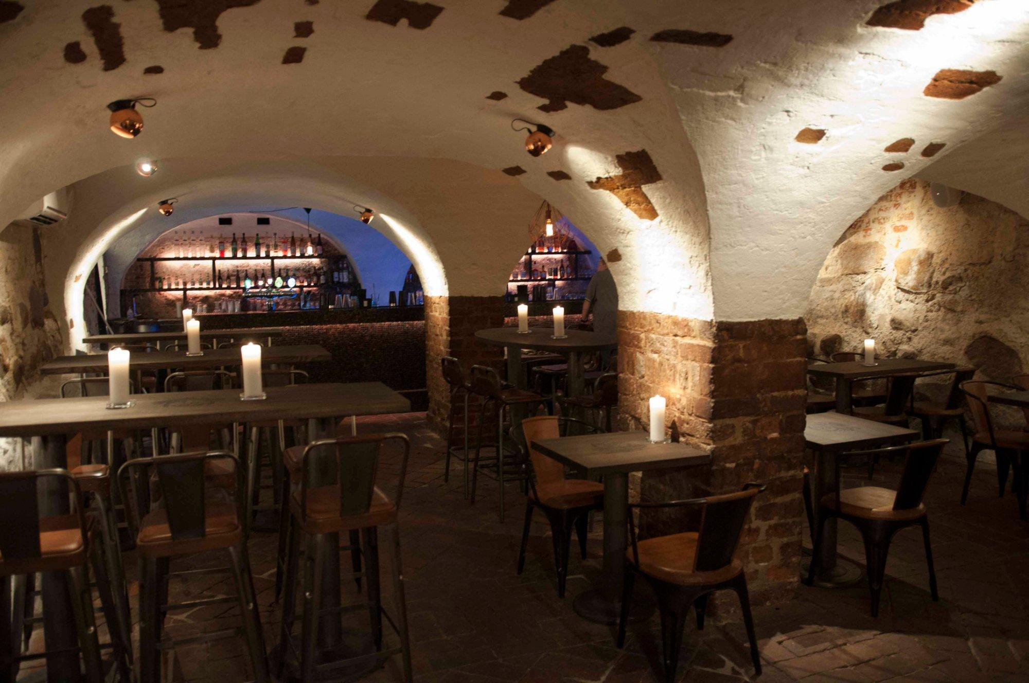 Alberts Cocktail Bar