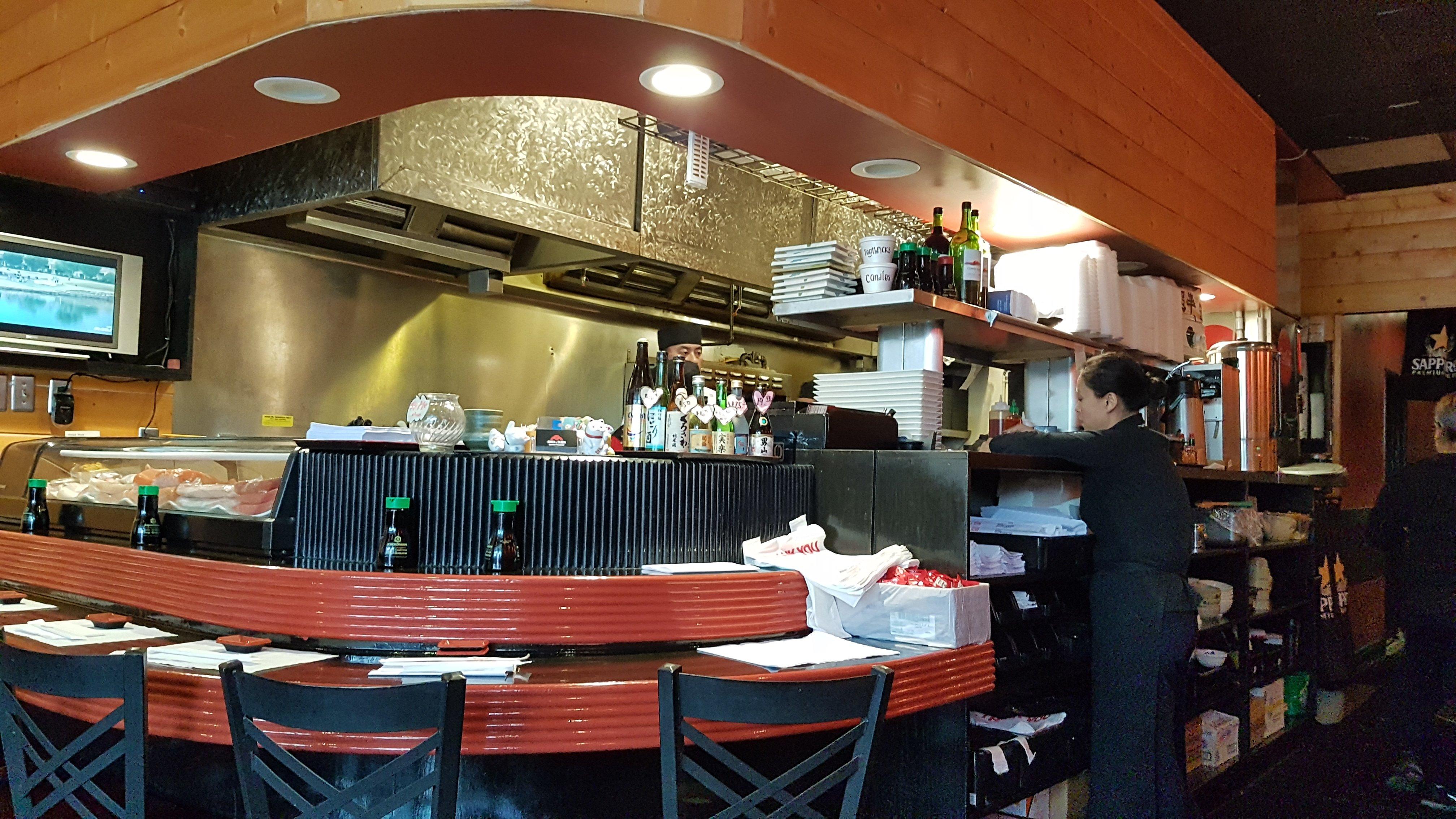 Maki & Sushi Fusion Sushi Cafe