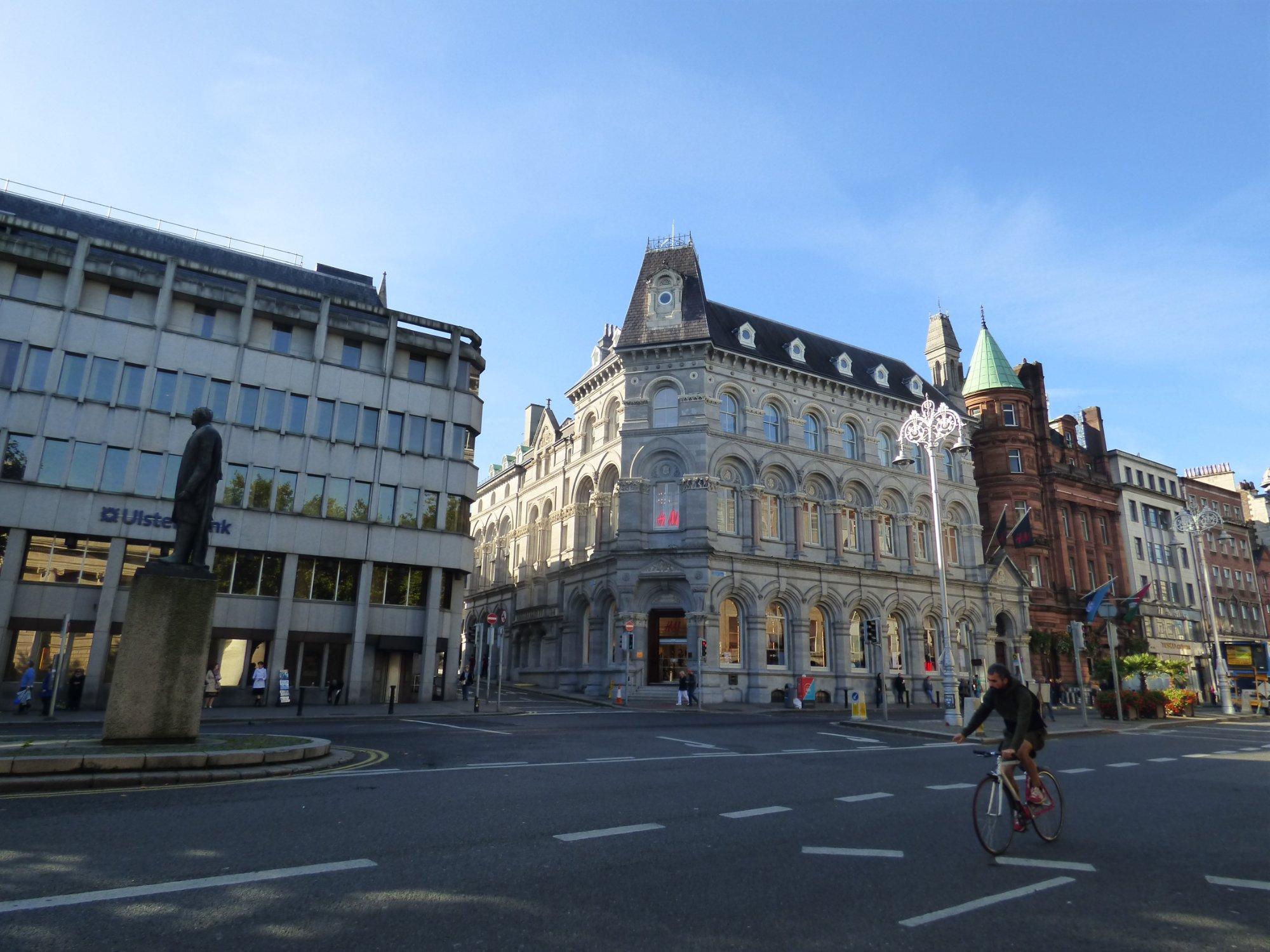 Starbucks - College Green
