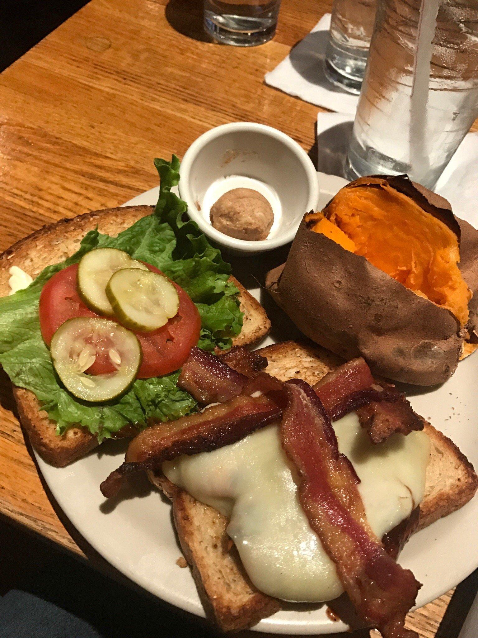 Rafferty's Restaurant & Bar