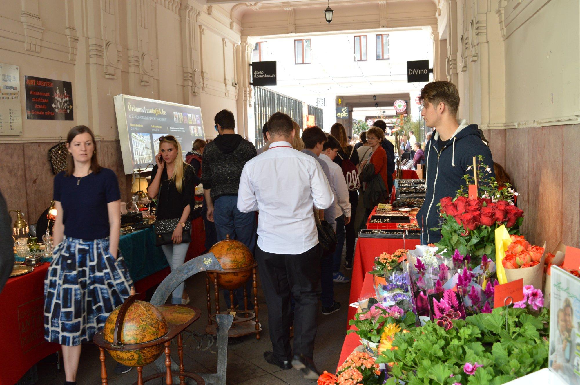 Gozsdu Weekend Market