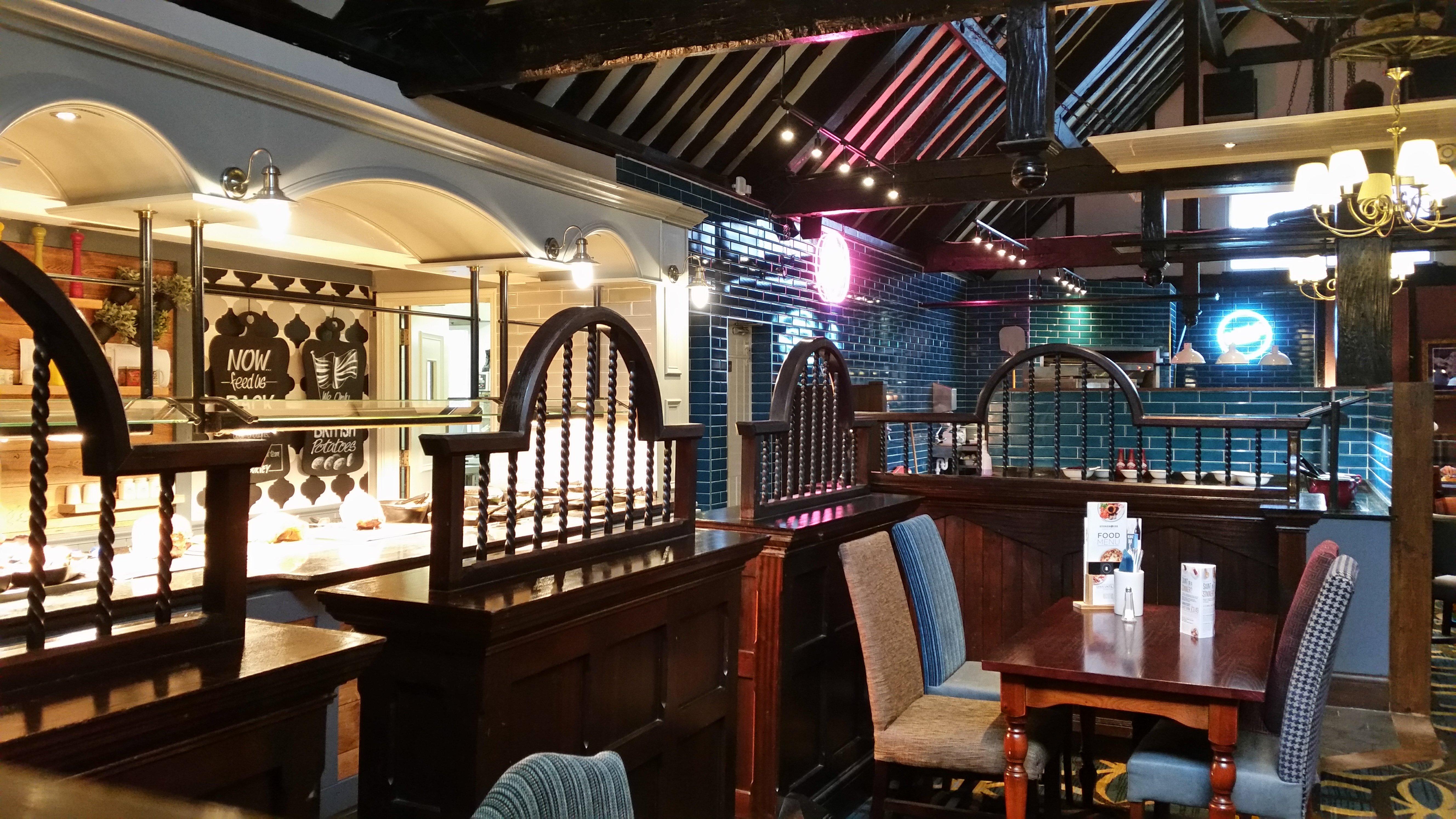 Old Moat House Stonehouse Pizza & Carvery