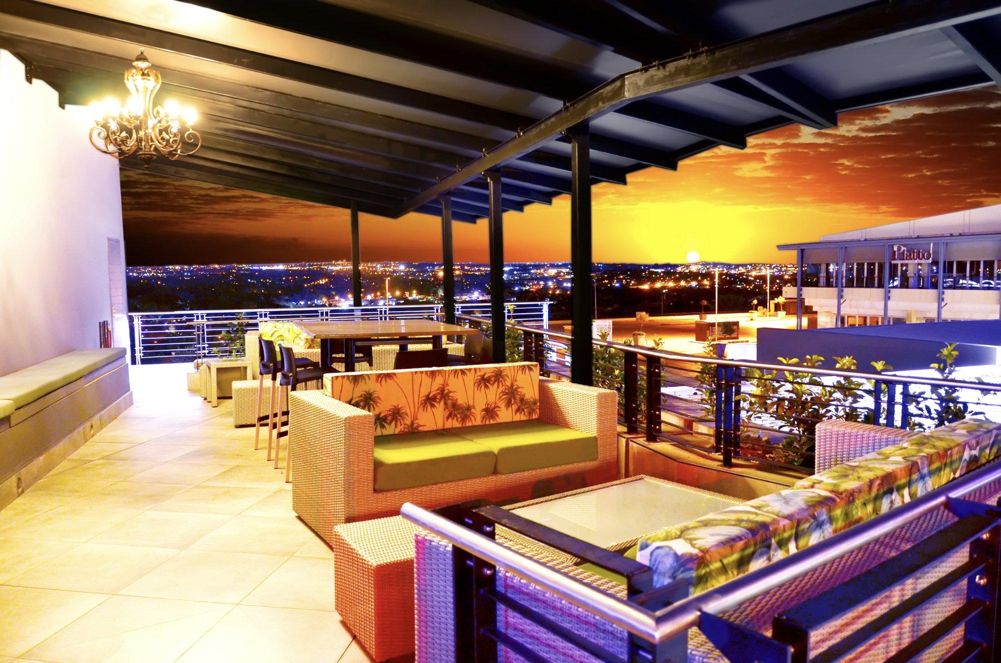 Pedro Portia Cigar & Champagne Lounge