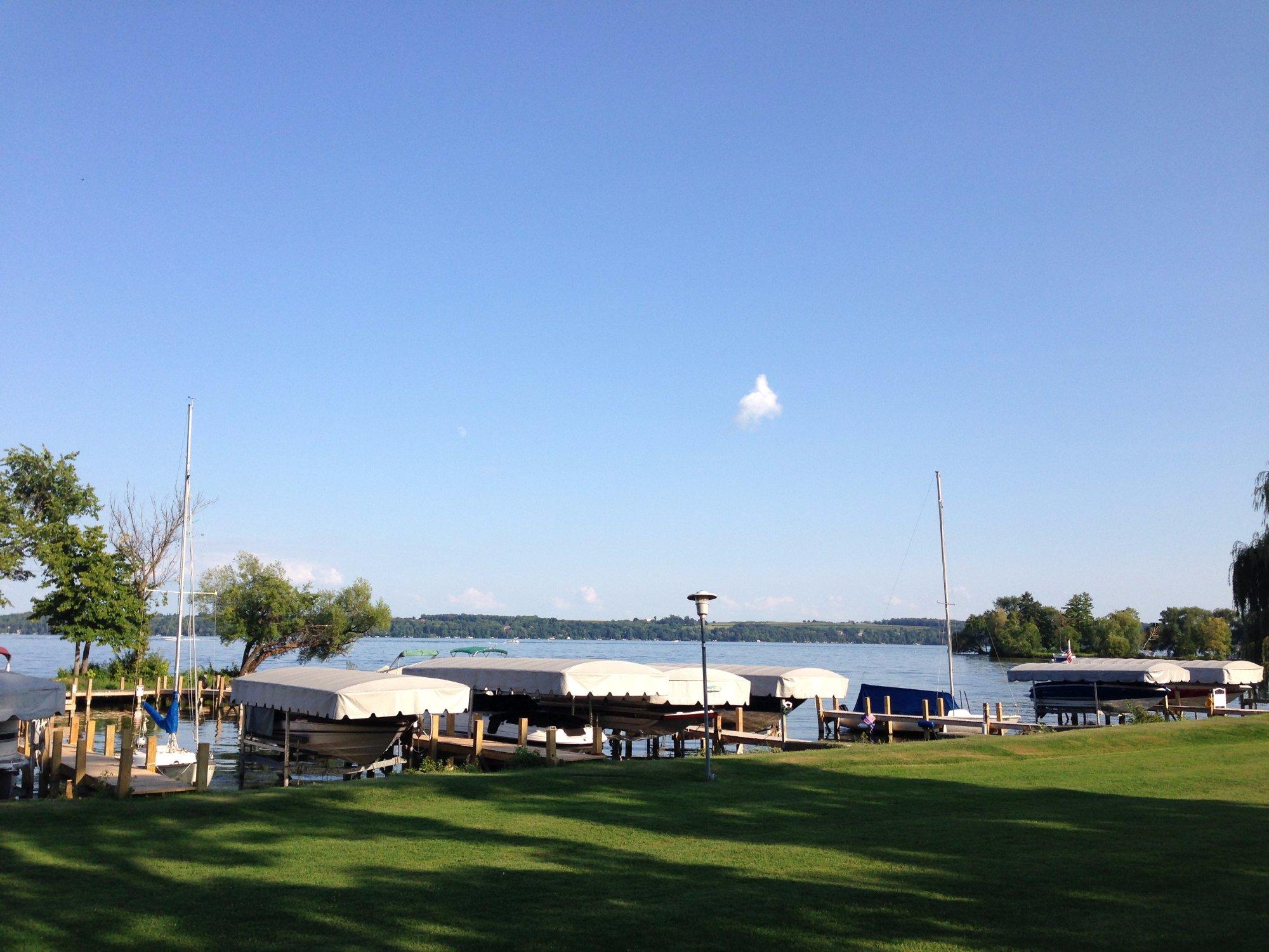 Pierless Boat Rentals