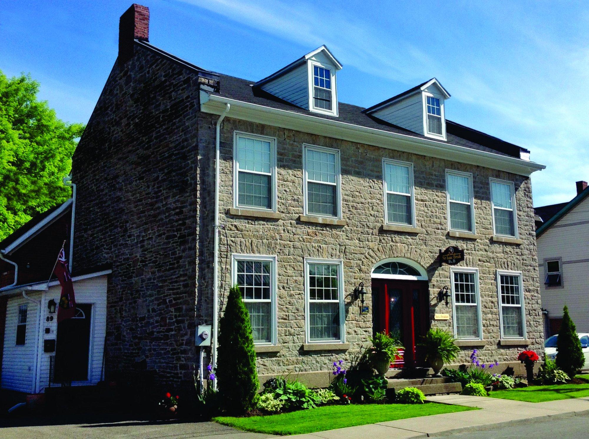 Sir Isaac Brock B&B Luxury Suites
