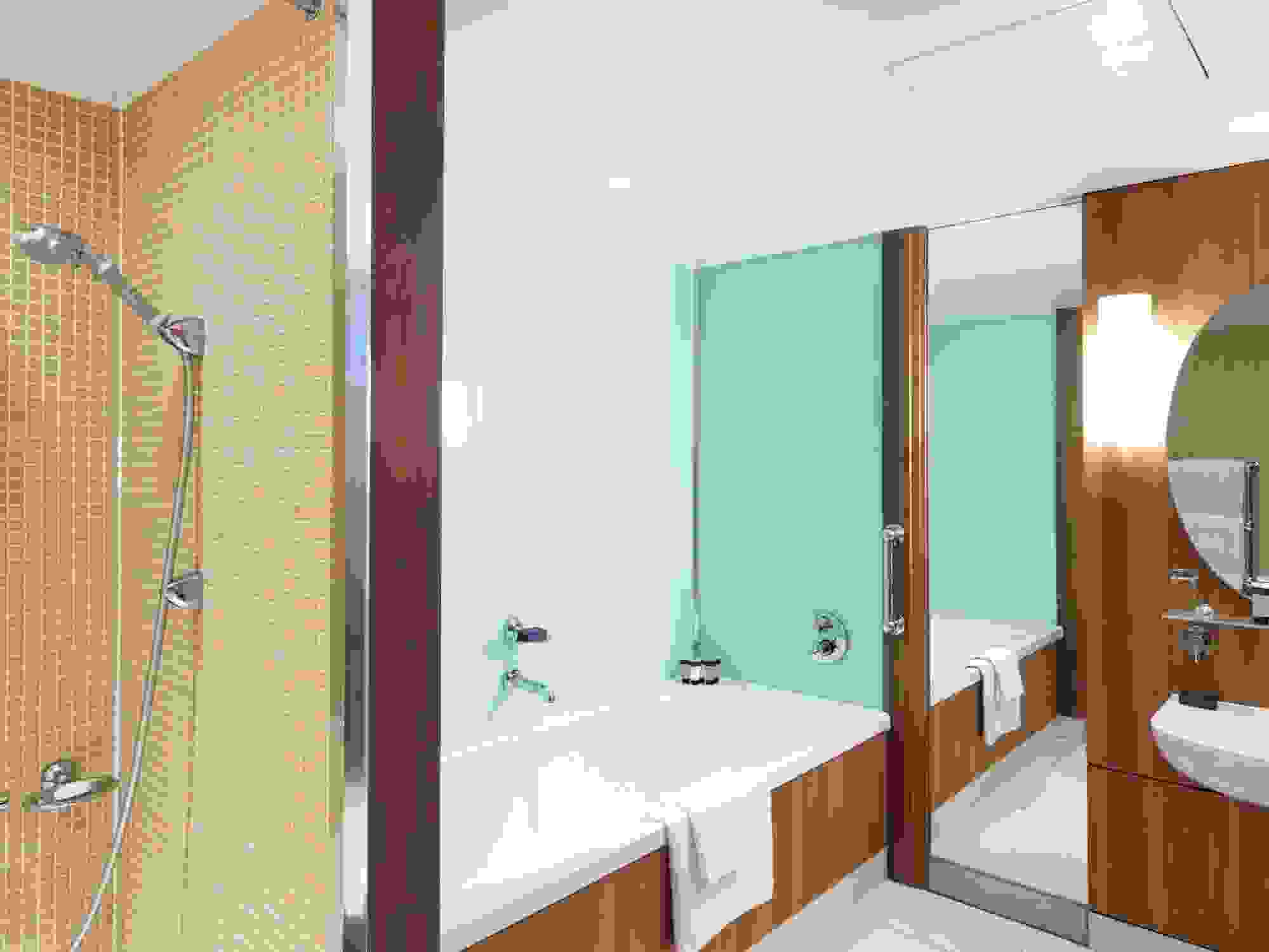 Warner Hotels - The Runnymede On Thames, Windsor Road, England TW20 0AG ...