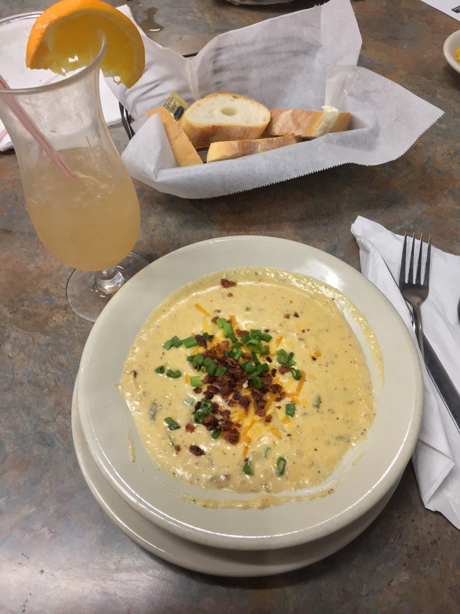 Charlie's Restaurant & Catering