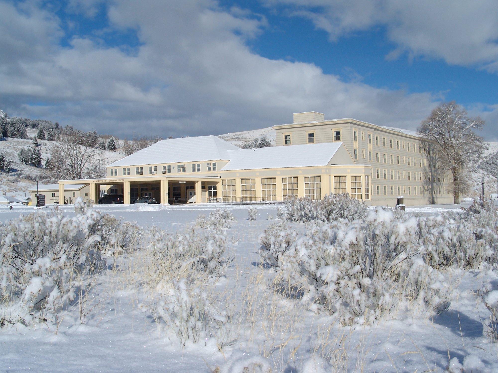 Mammoth Hot Springs Hotel & Cabins