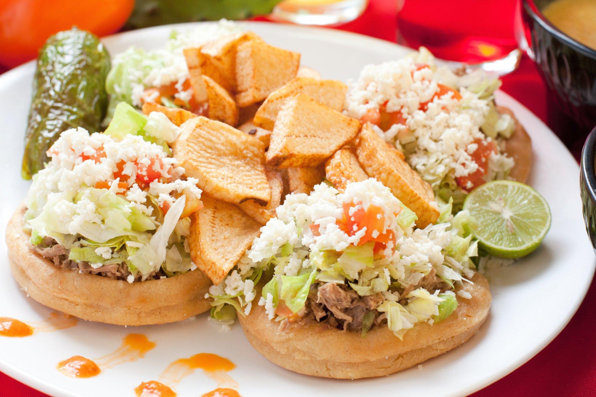 100% Antojitos Mexicanos