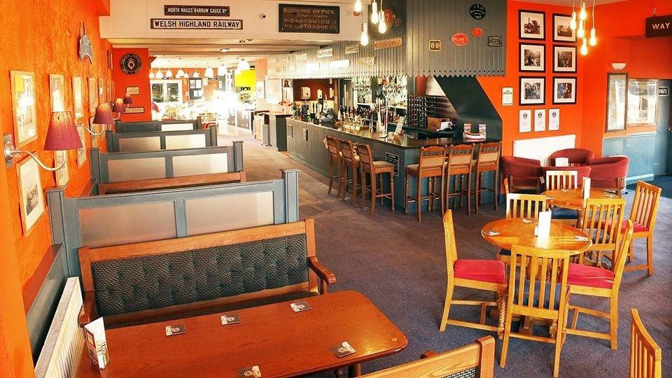 Spooner's Grill, Cafe & Bar