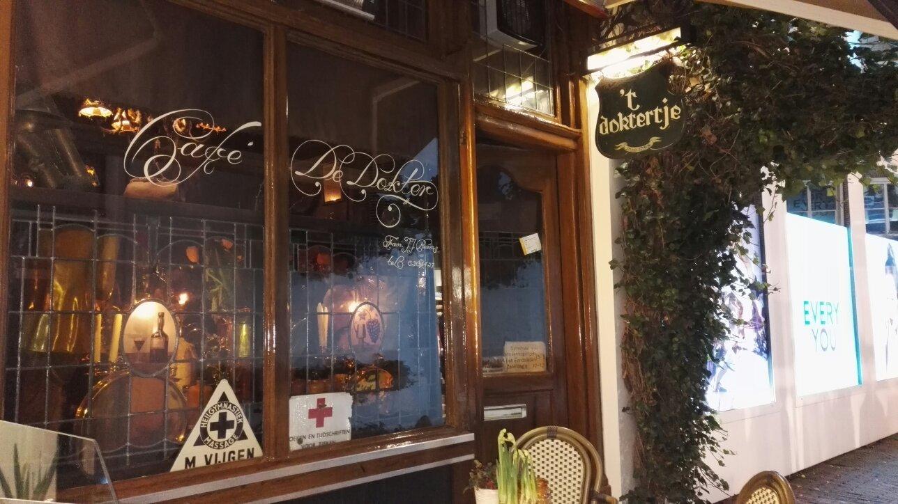 Cafe De Doktor