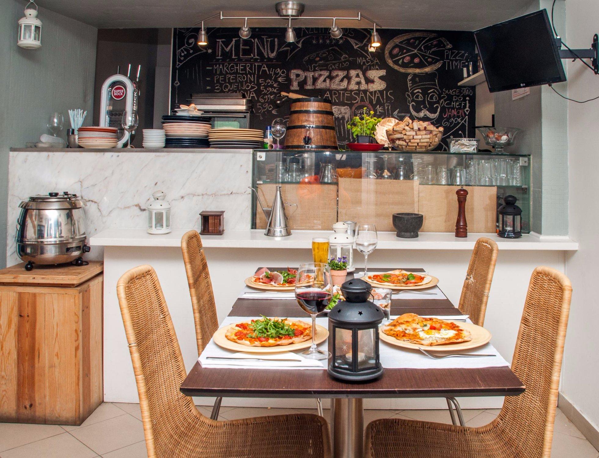 Pizzaria Artesanal Azeit'alhos com Tomate