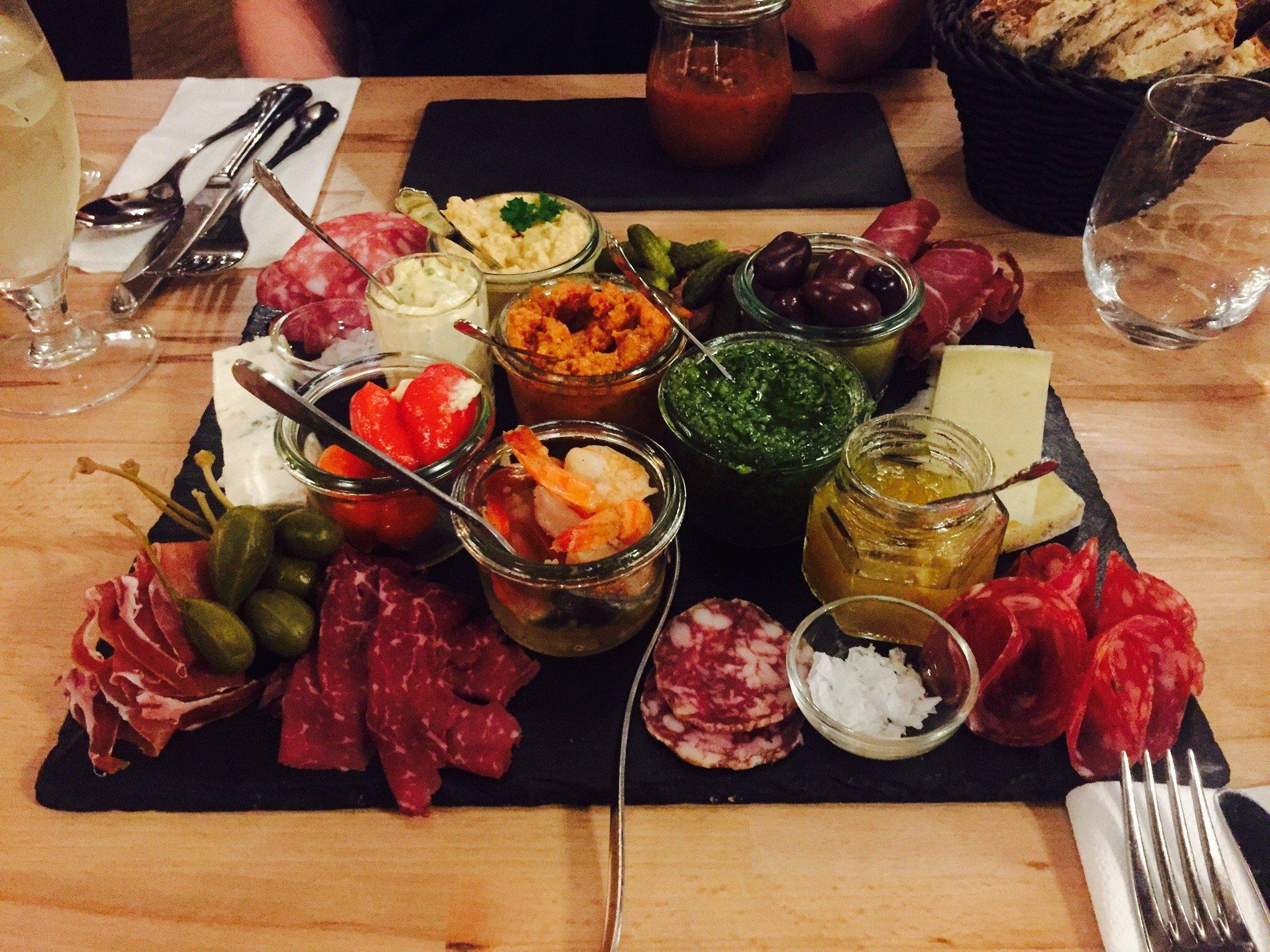 Hr & Fru Paps Vin & Tapas