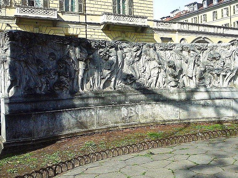 Monumento a Edmondo De Amicis