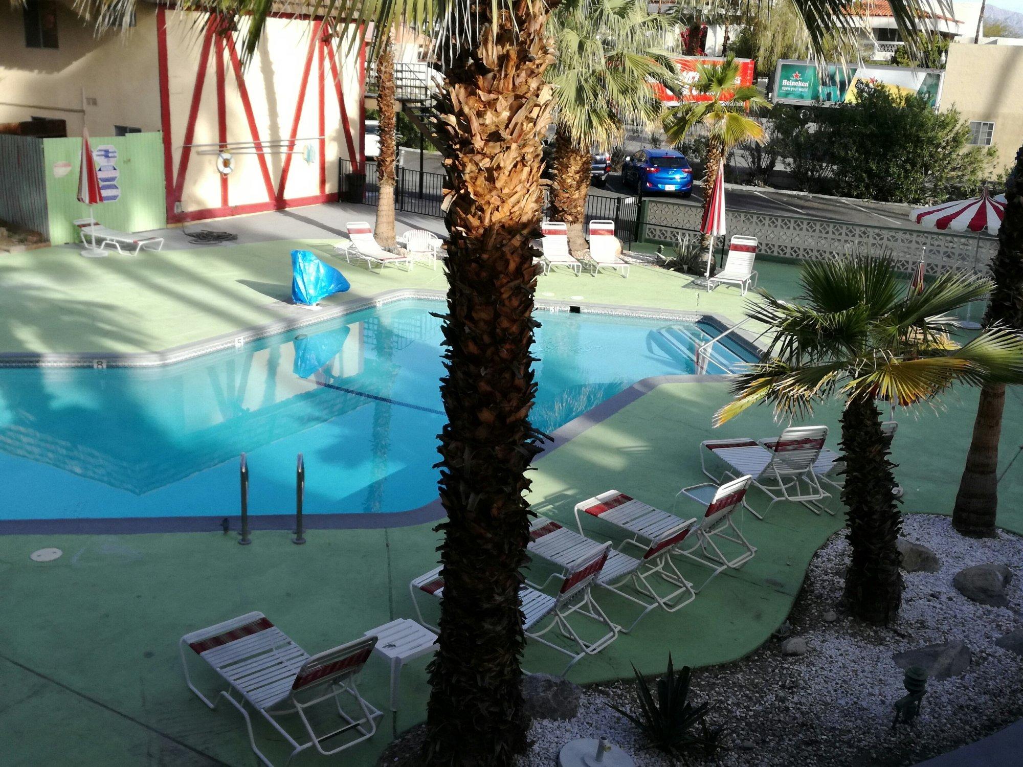 Photo by BernieEastwood