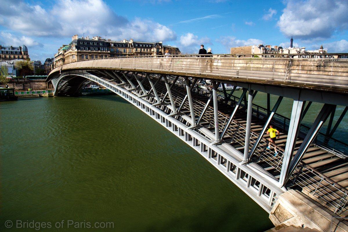 Passerelle Leopold-Sedar-Senghor
