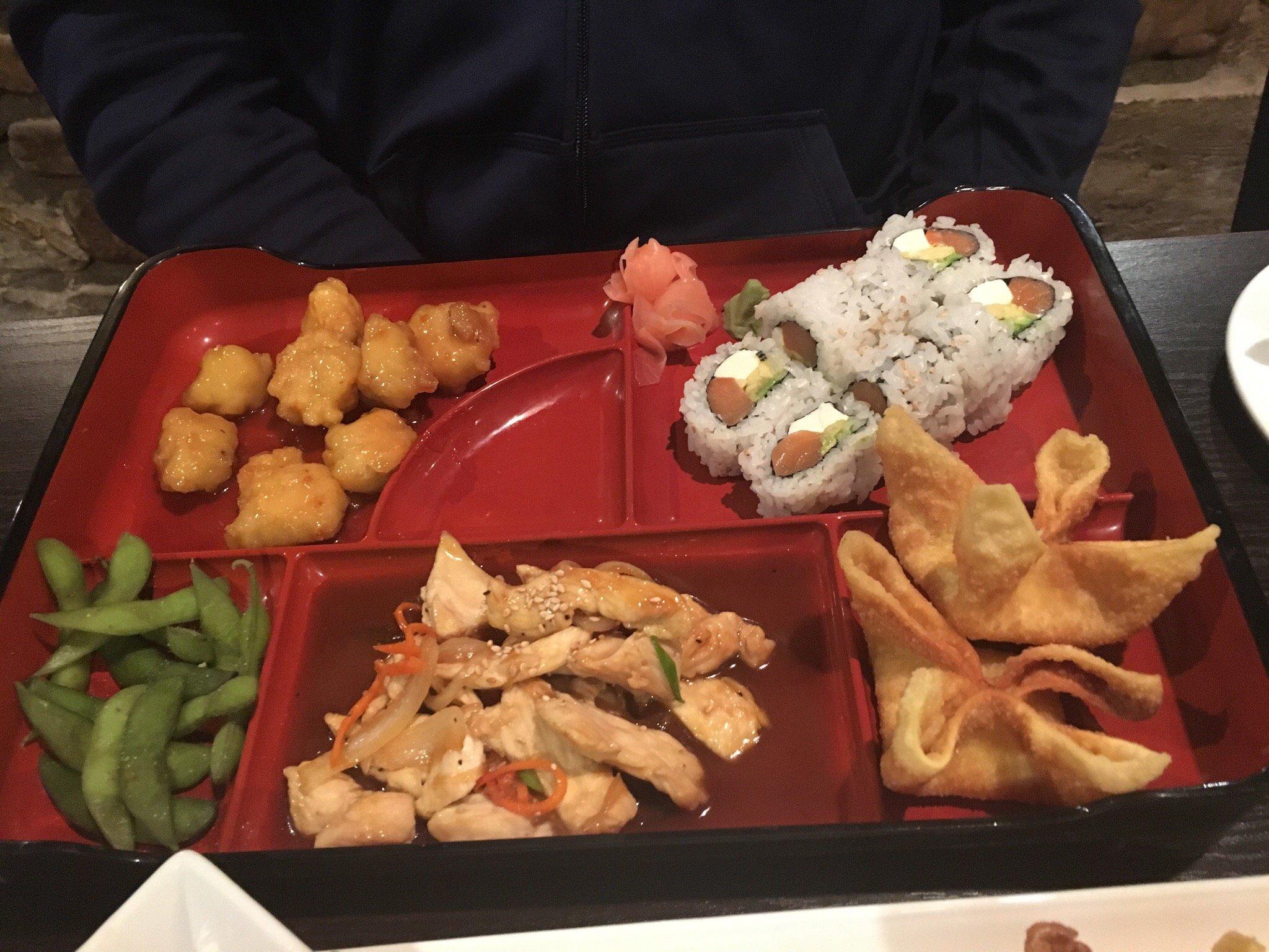 MoMo Sushi & Grill