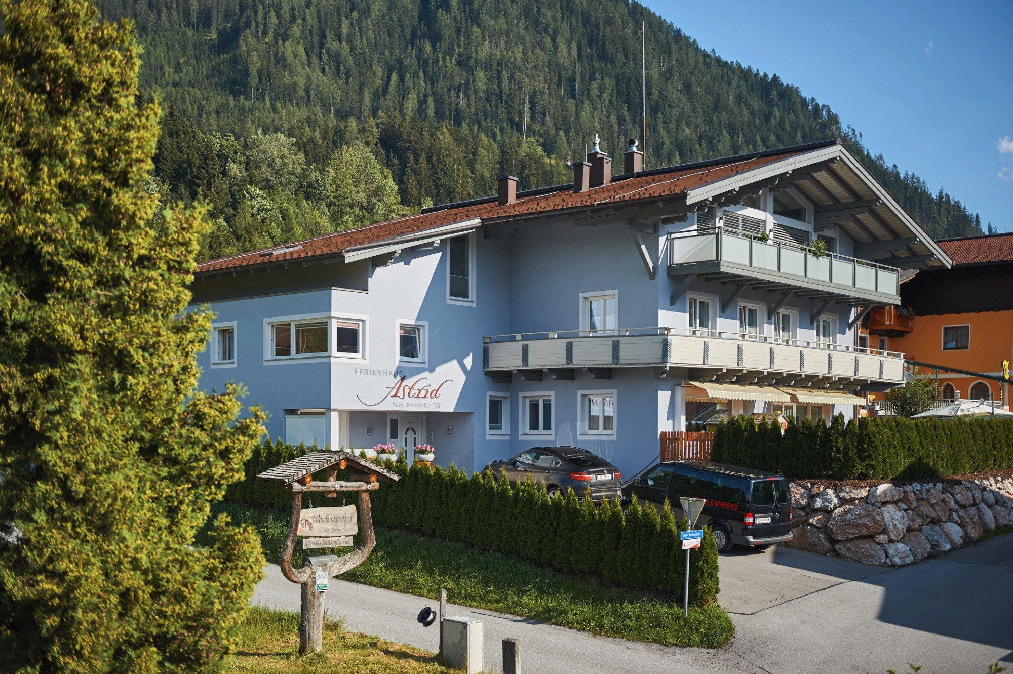 Photo by roberttamarah