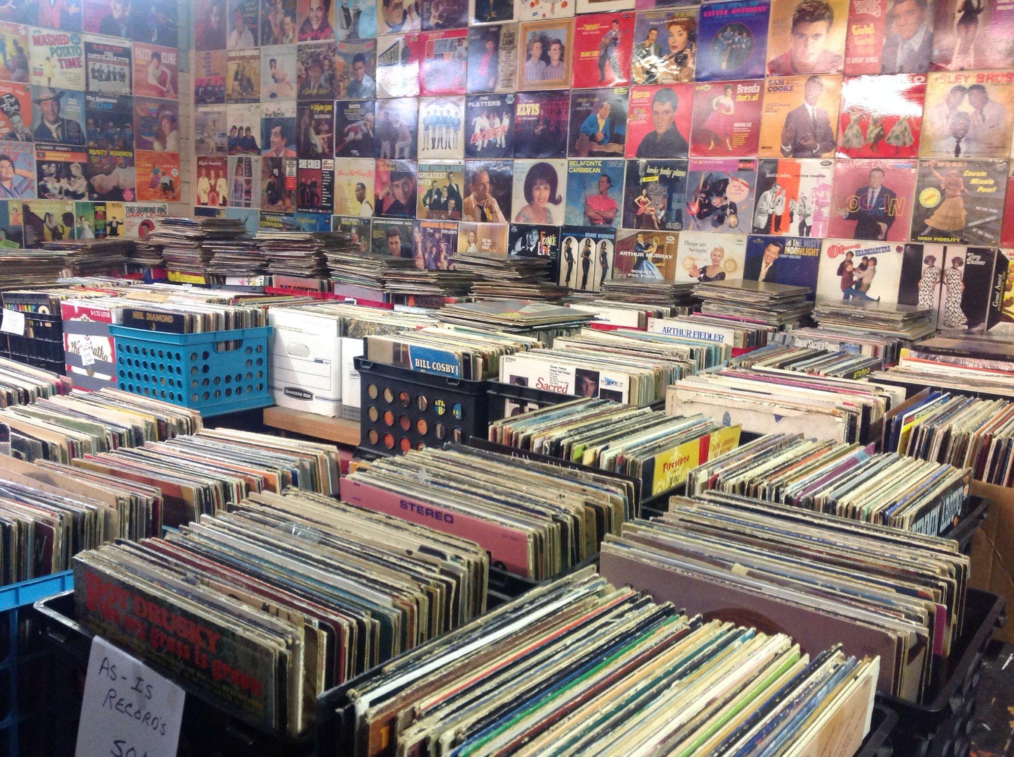 A & R Used Furniture & Antiques