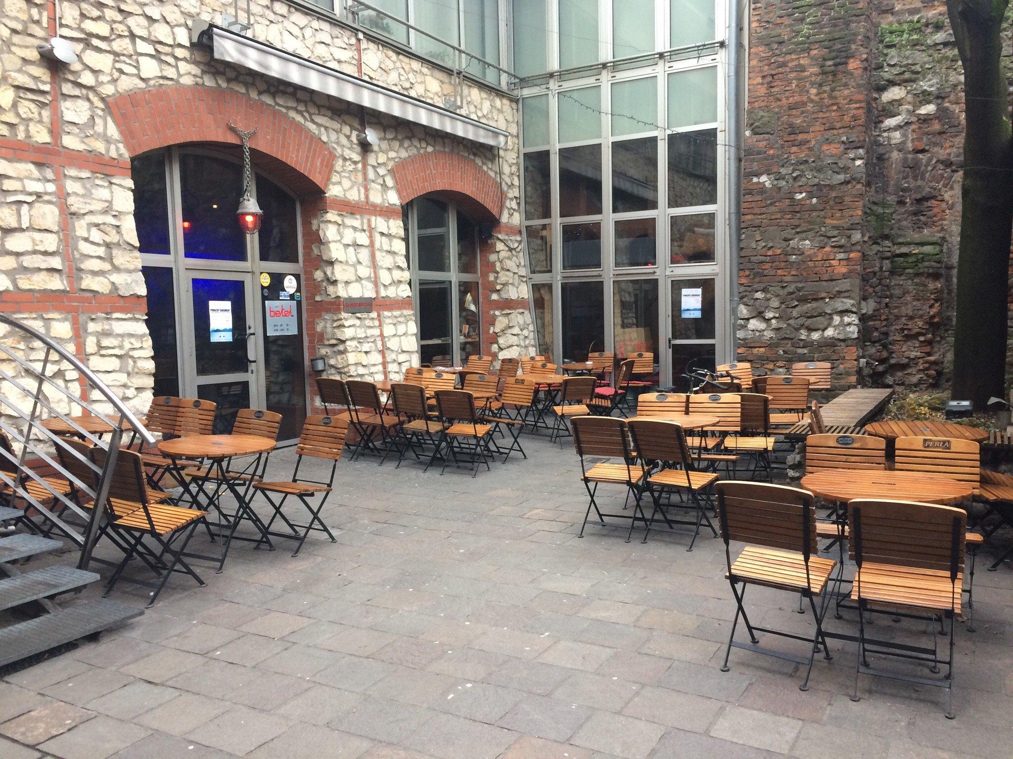 Photo by katalinsomoskoi