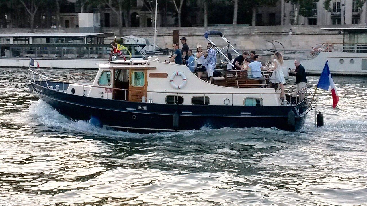 Un Bateau a Paris