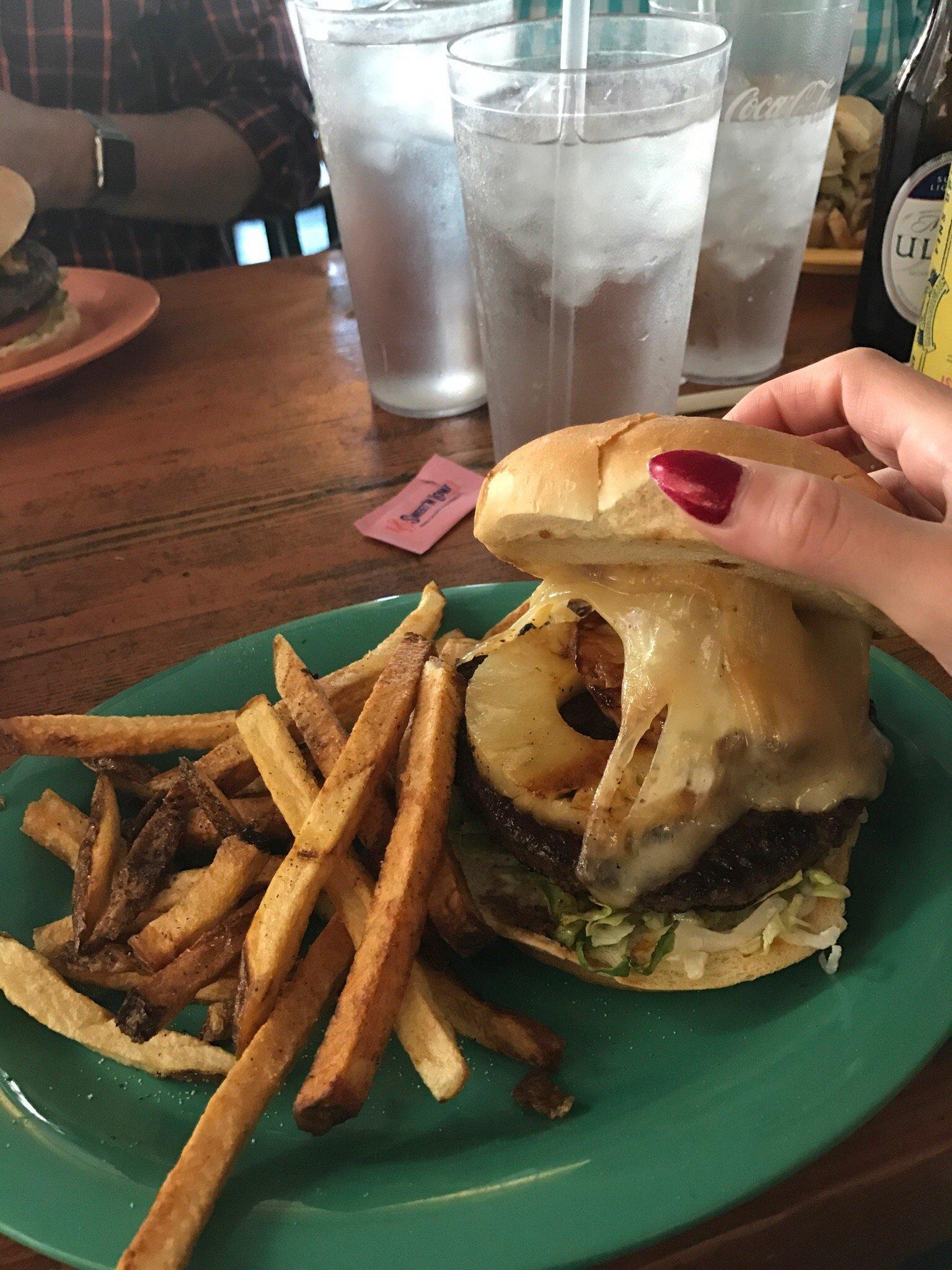 Aussie's Grill & Beach Bar