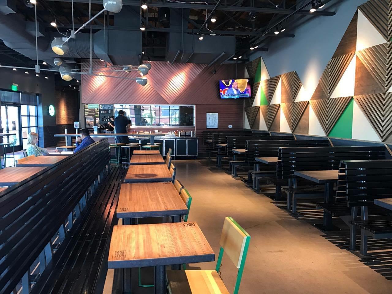 Shake Shack Uptown Plaza - Camelback & Central