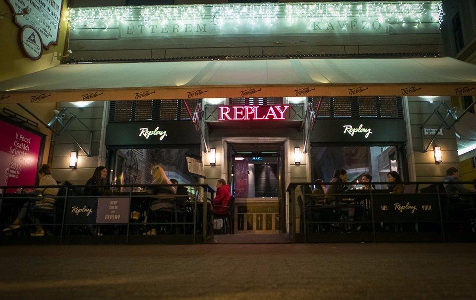 Replay Cafe & Restaurant