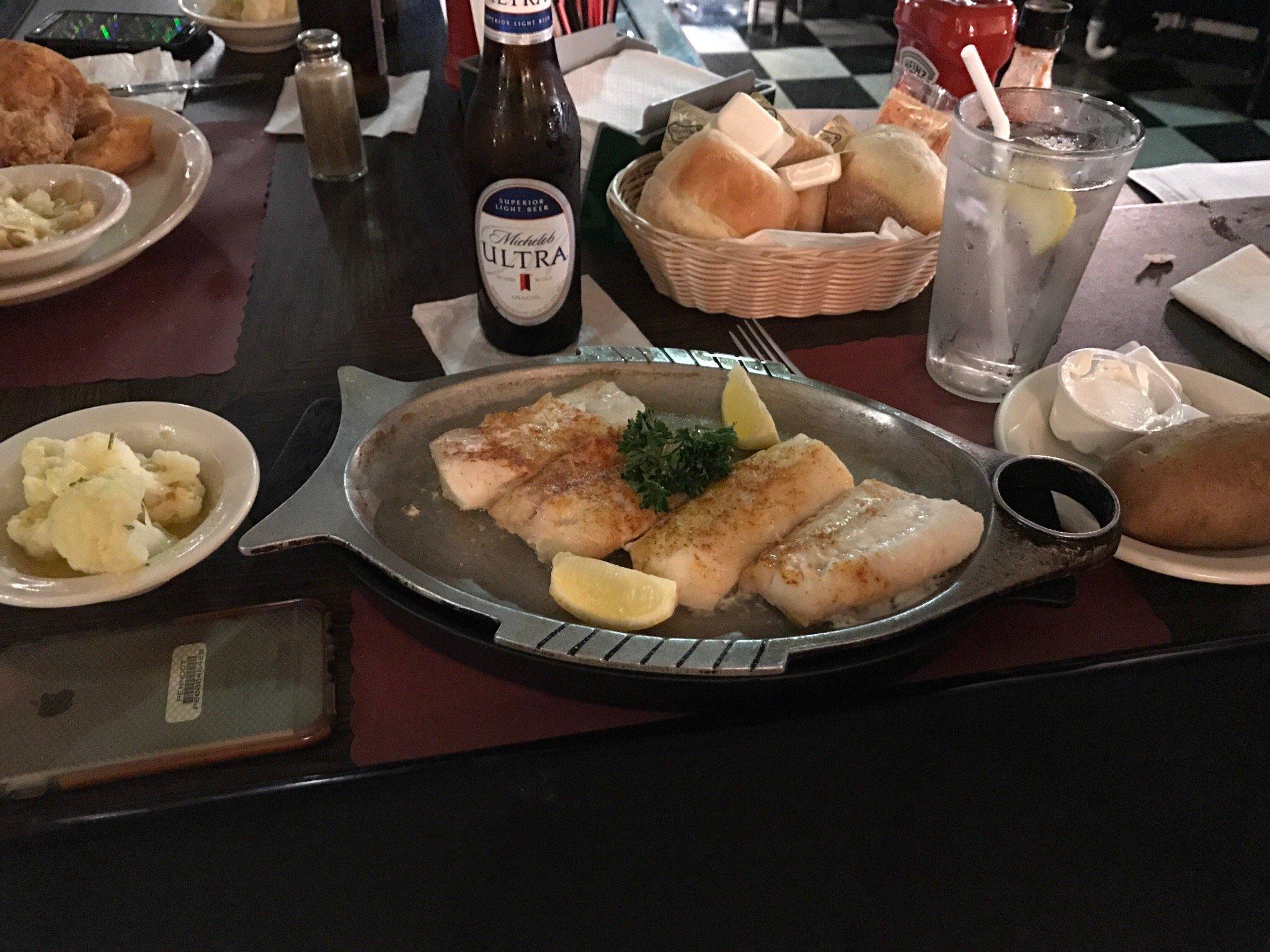 Emil's Lounge
