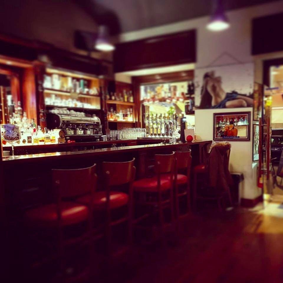 Ris Cafè Pub & Restaurant