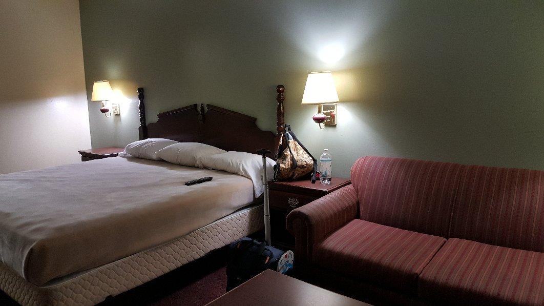 Photo by Cassundra Ms M