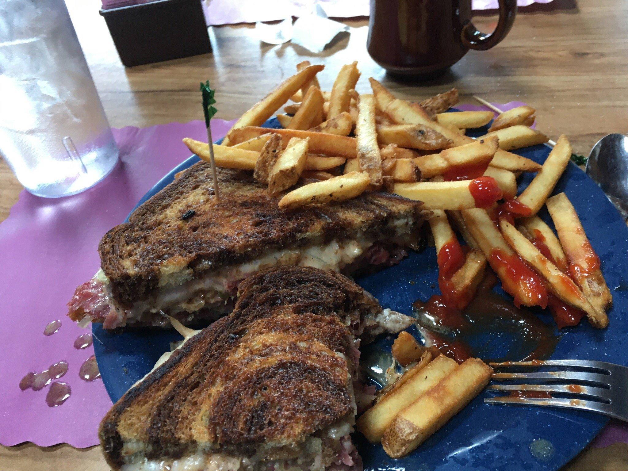 Evan's Roadhouse Restaurant & Pub