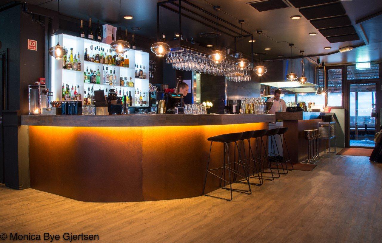 Tag Restaurant & Bar