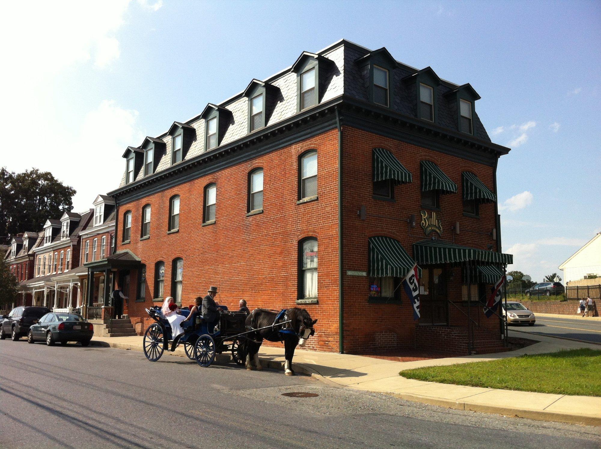 Bully's Restaurant & Pub