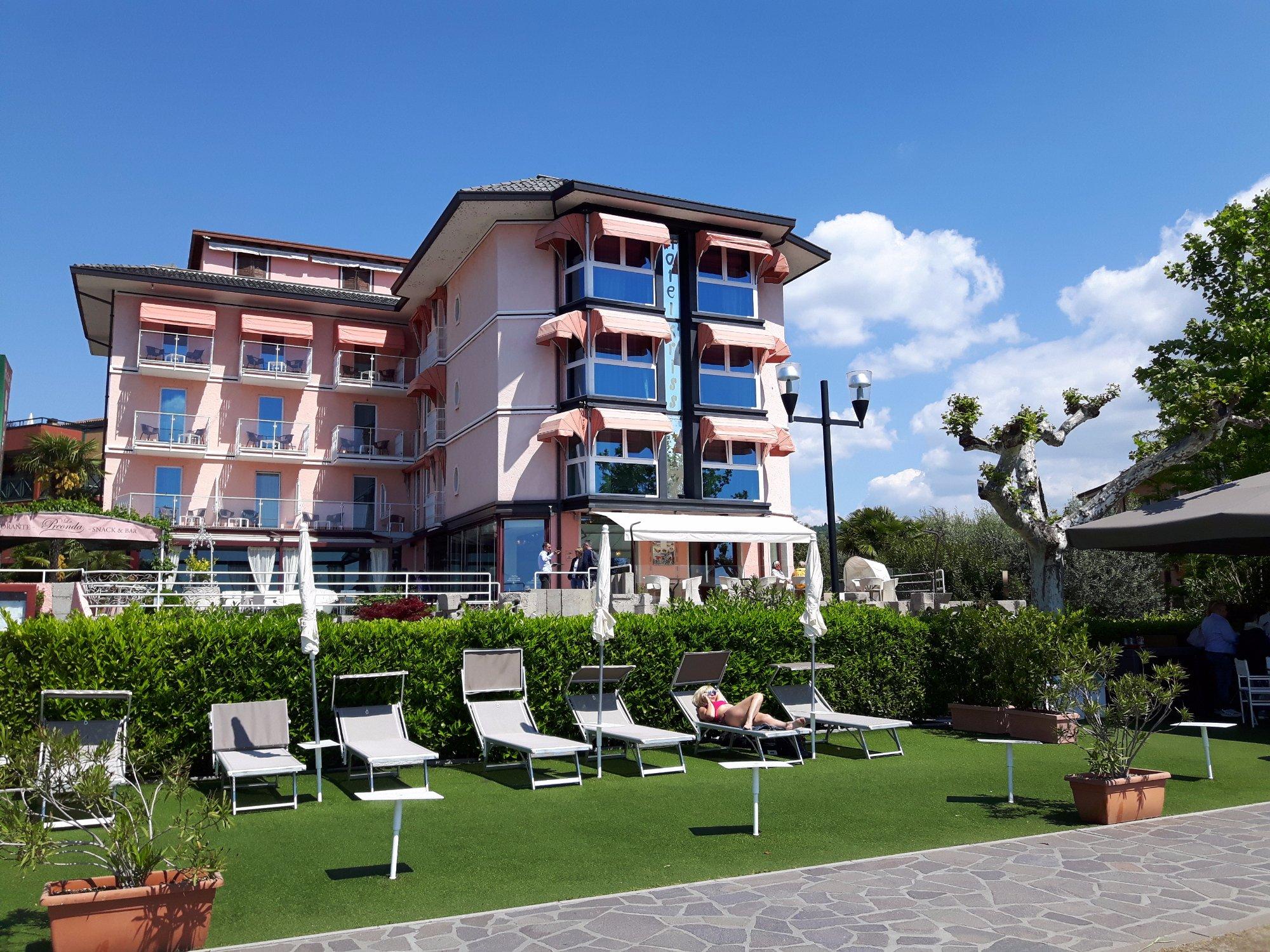 Photo by KarloMarkoni