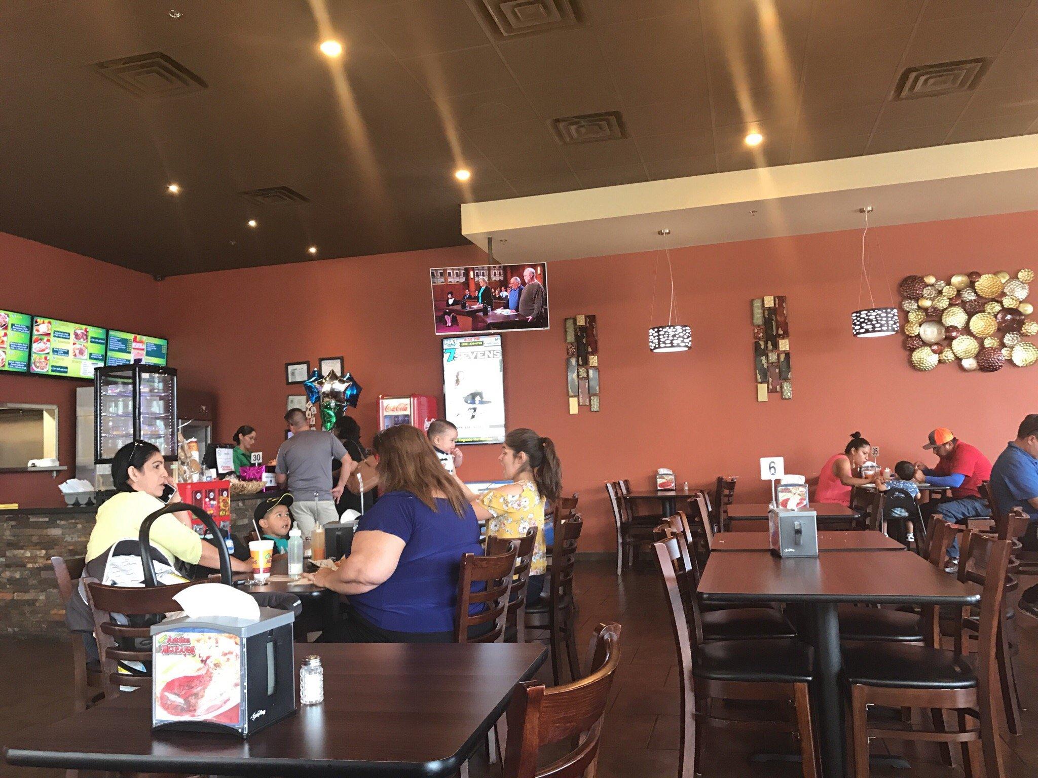 100% Antojitos Mexicanos