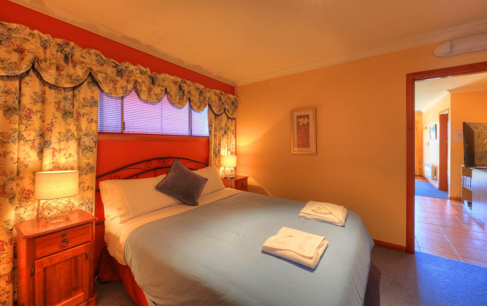 Alice Beside the Sea