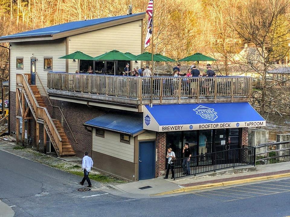 Photo by farmhousecabins