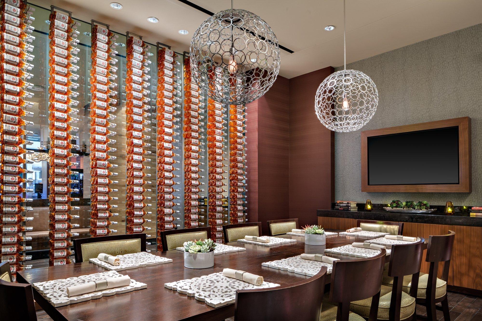 Q Kitchen | Bar - Hyatt Regency