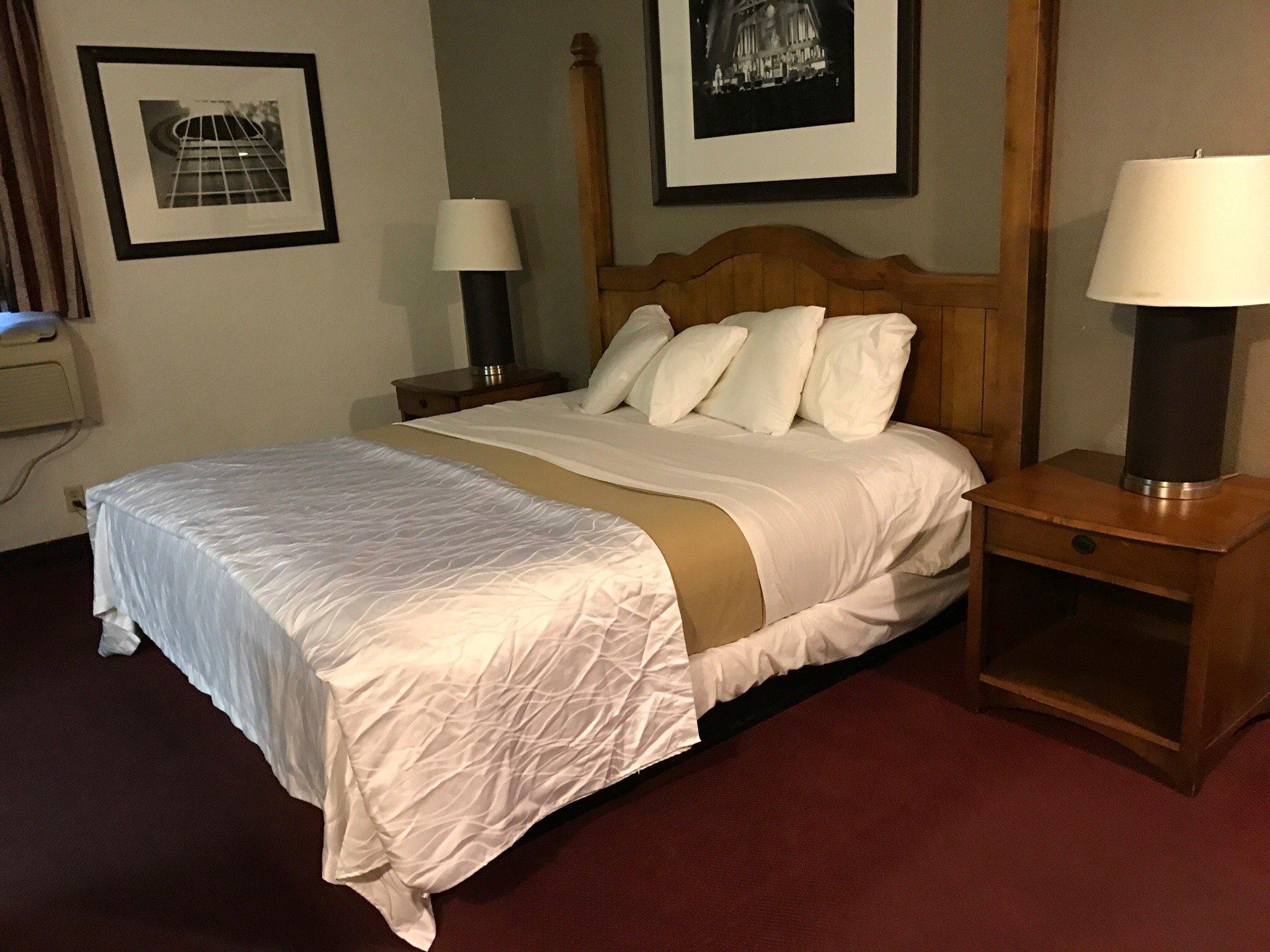 Ranch House Inn & Suites