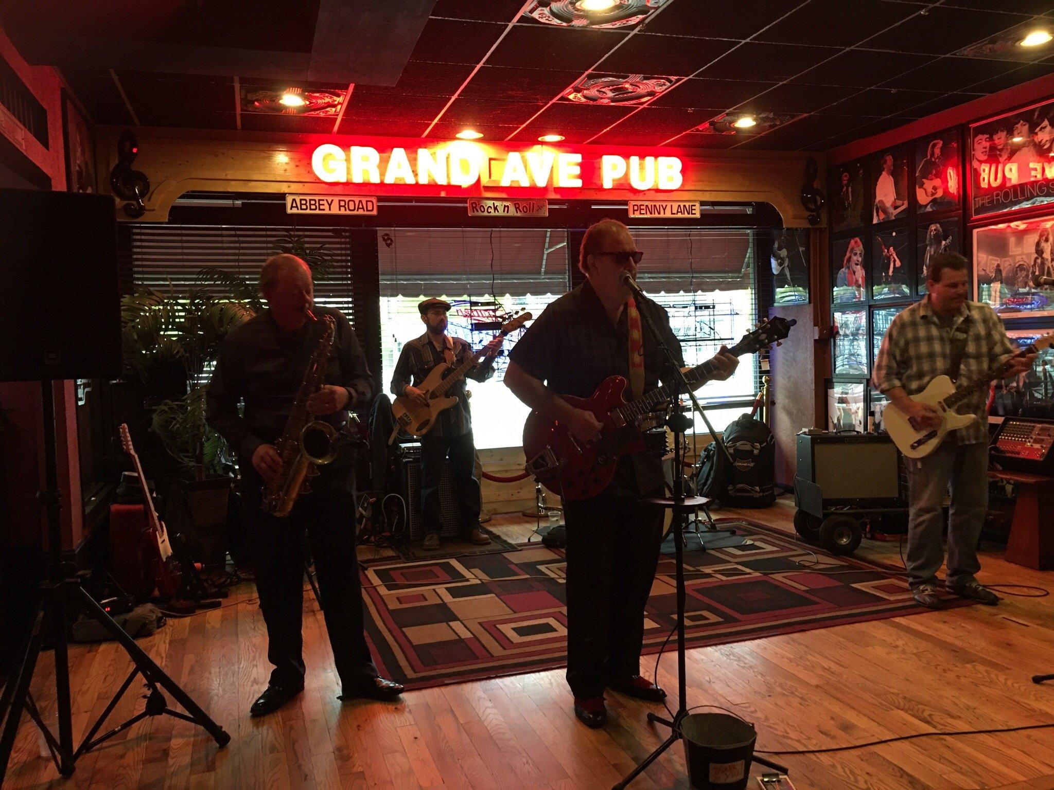 Grand Avenue Pub