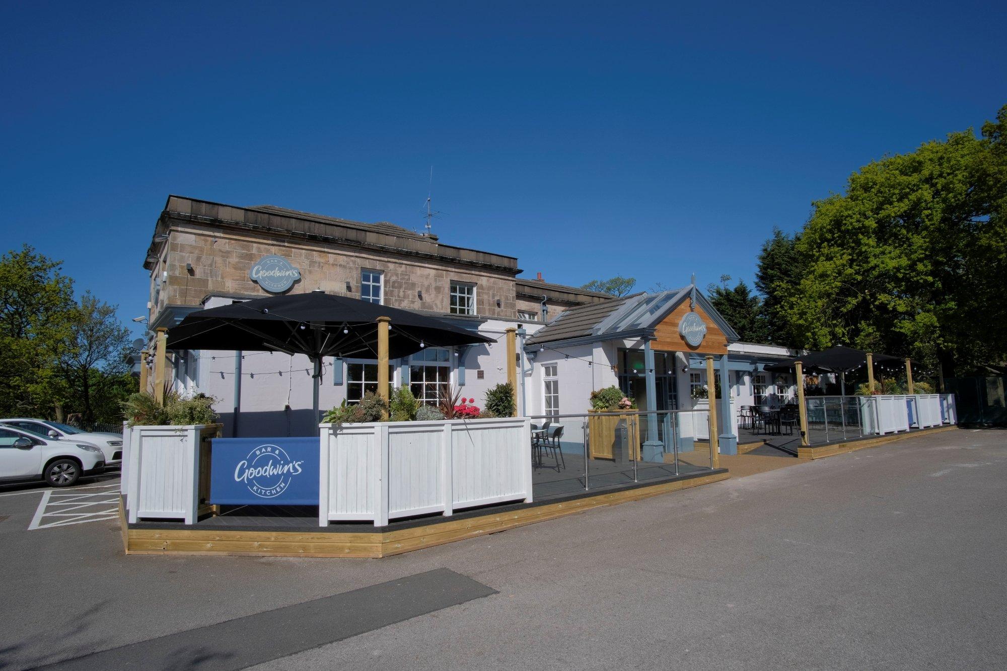 Hartwood Hall - Pub & Grill