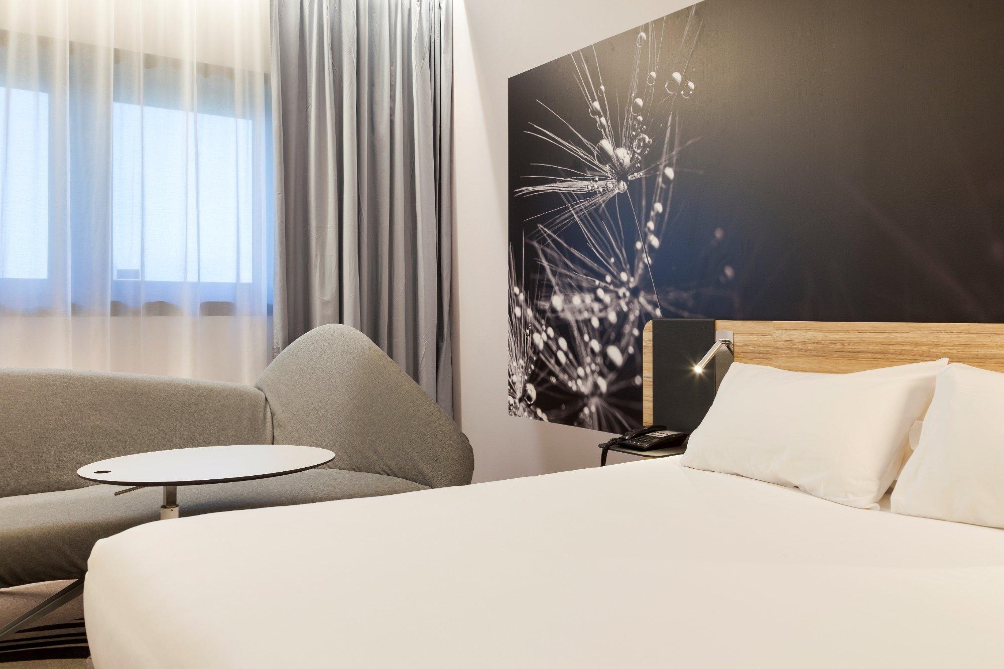 NOVOTEL Tours Centre Gare