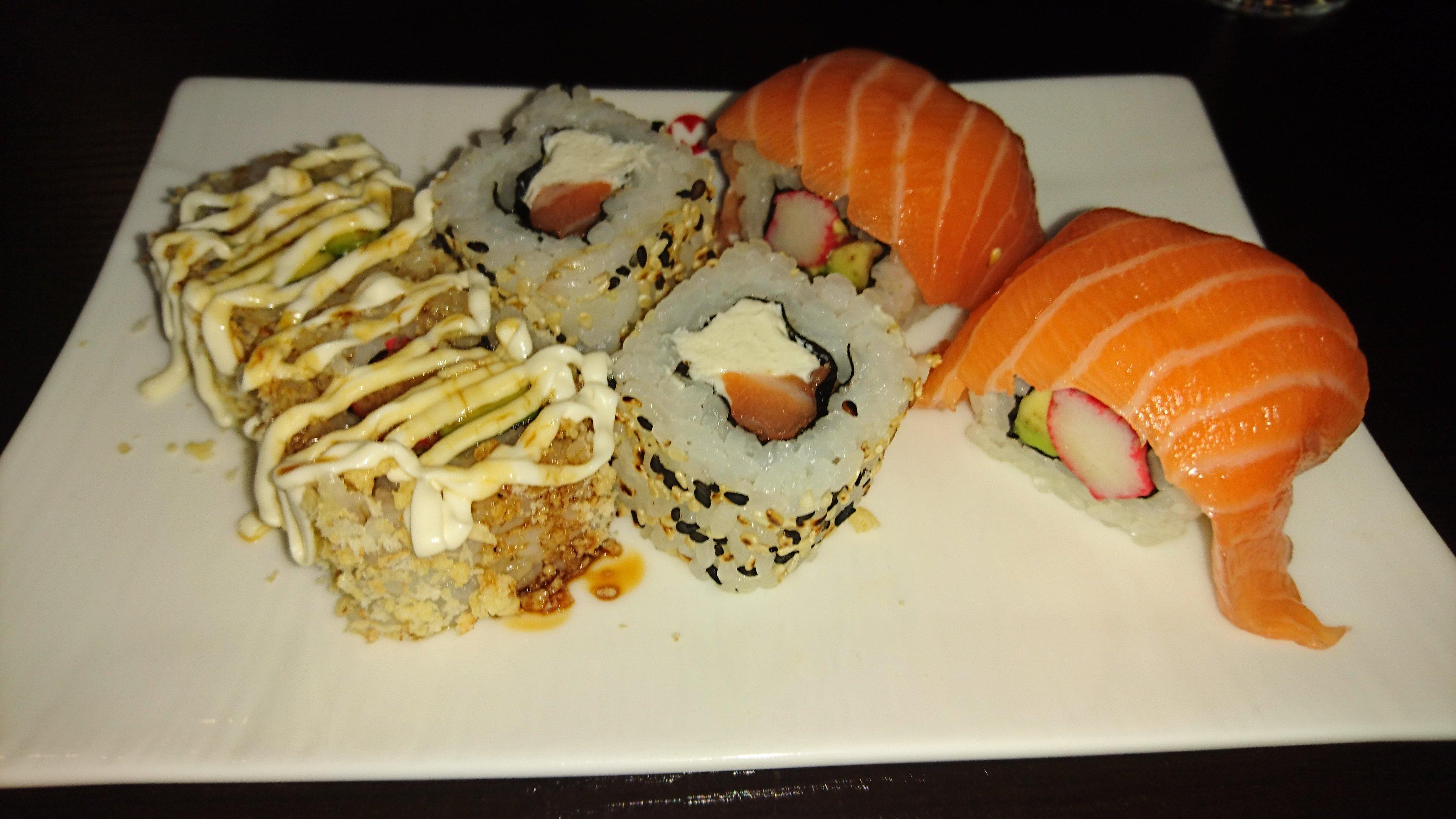 Yumini Sushi & Grill